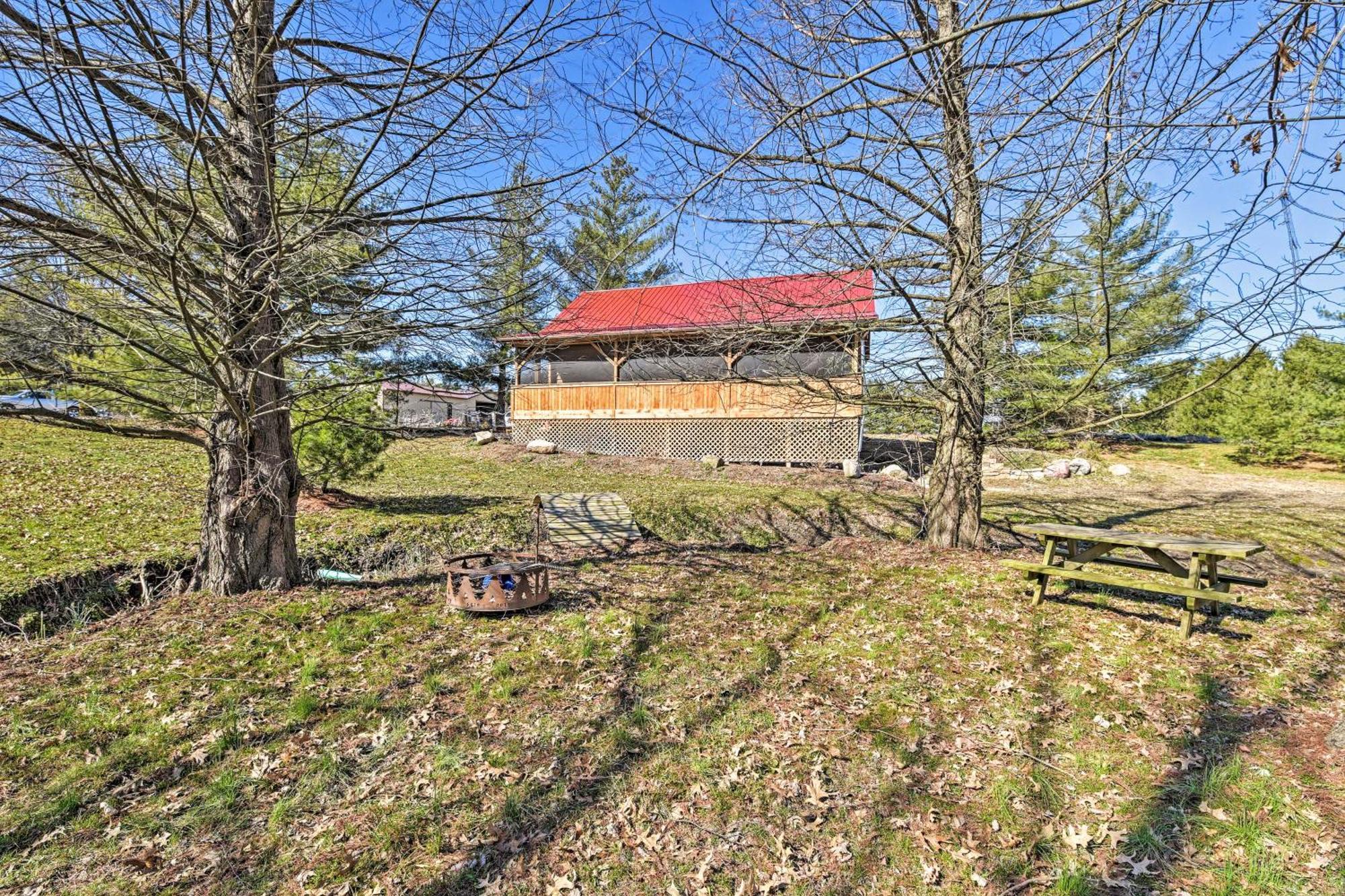 Honey House Cabin - A Quiet Countryside Retreat! Nappanee Zewnętrze zdjęcie