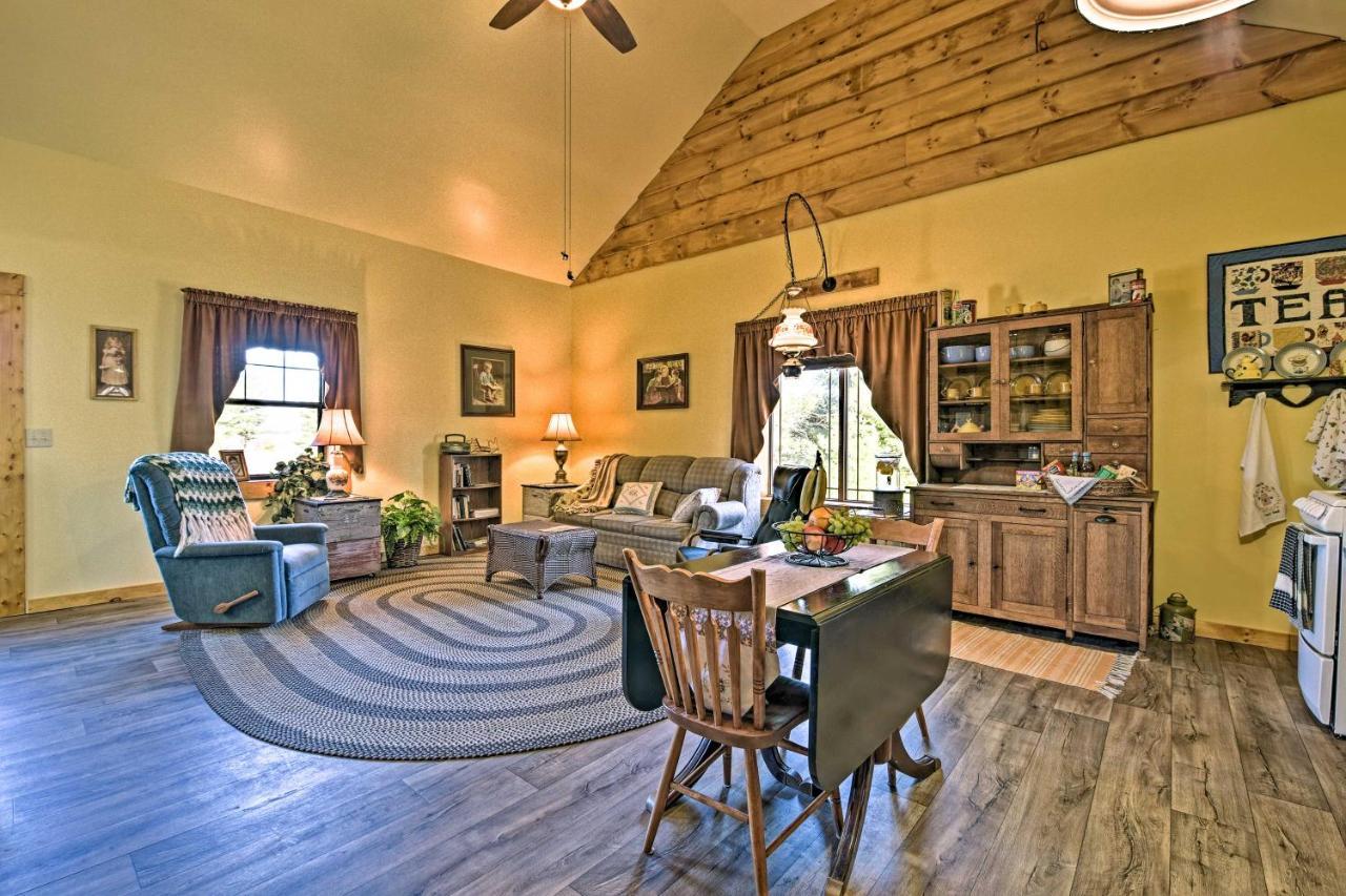 Honey House Cabin - A Quiet Countryside Retreat! Nappanee Zewnętrze zdjęcie