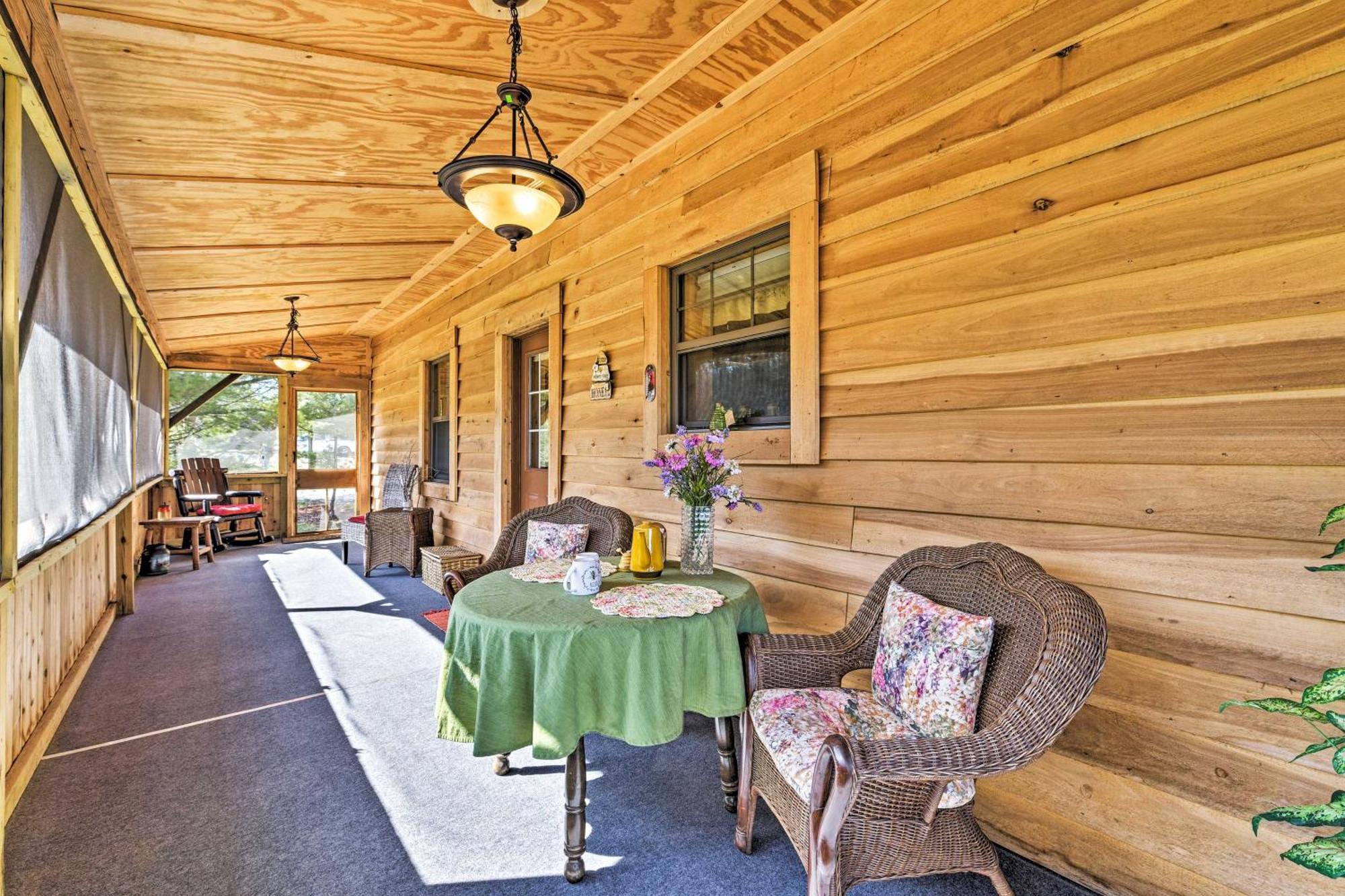 Honey House Cabin - A Quiet Countryside Retreat! Nappanee Zewnętrze zdjęcie